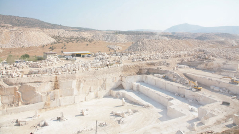 Původ a těžba travertinu